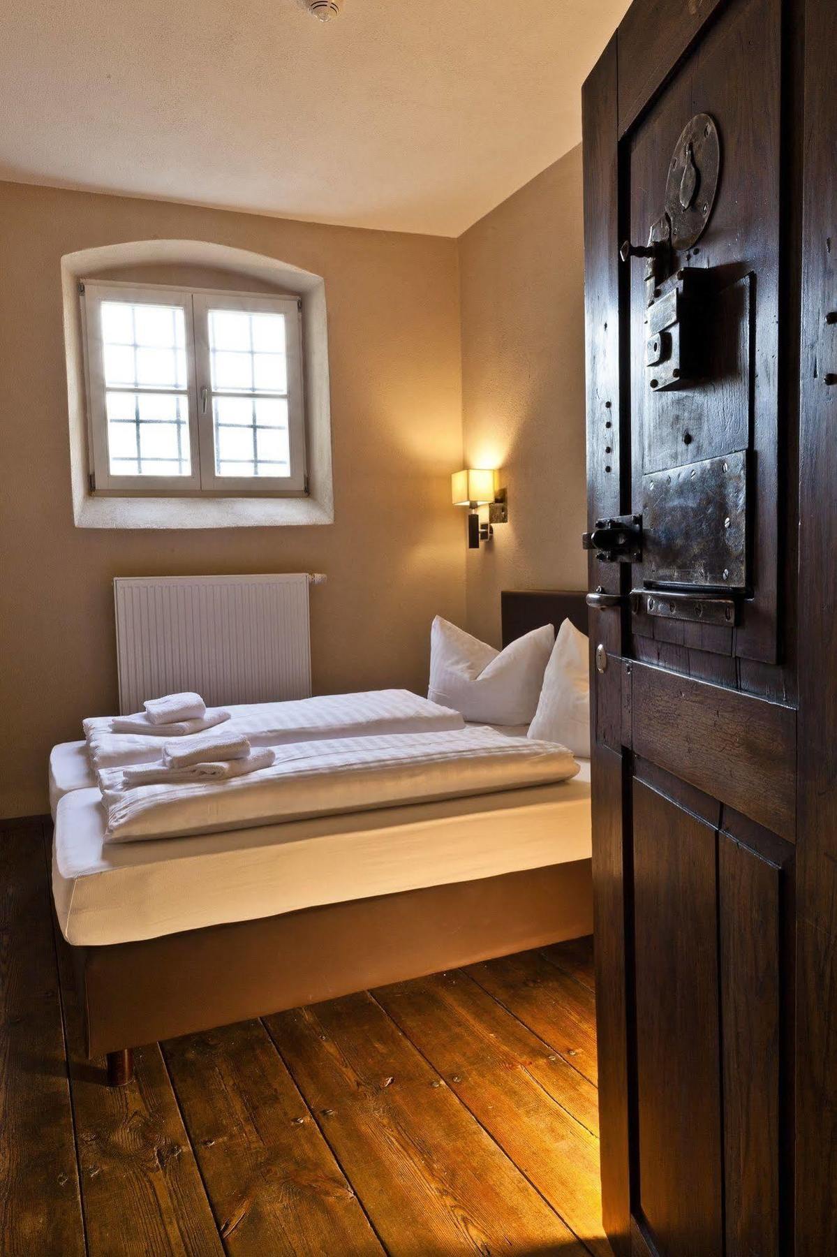 Knast-Hotel Fronfeste อัมแบร์ก ภายนอก รูปภาพ